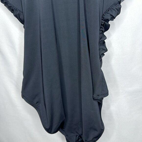 Garnett Hill Ruched Front Crossover One Piece Bathing Suit. Size 4. - Picture 11 of 12